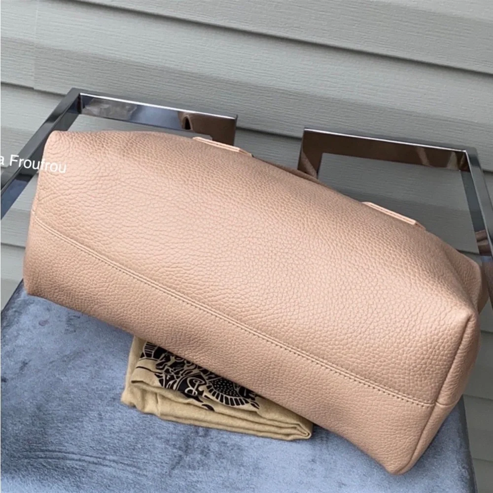 Authentic Burberry bag - Picture 7 of 16